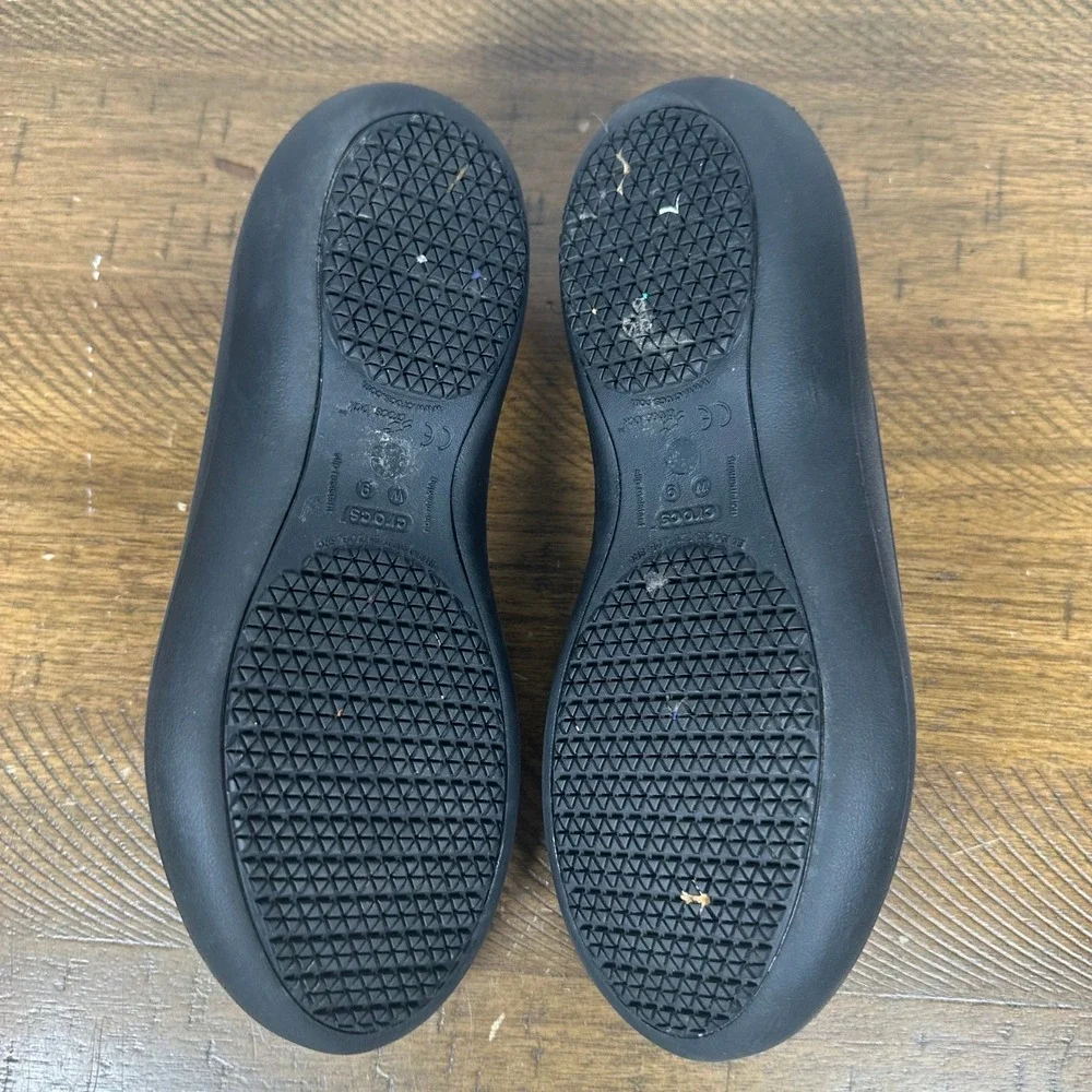 CROCS business garment size
